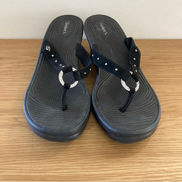 Sketchers Size 11 Black Thong Sandals - Picture 3 of 6